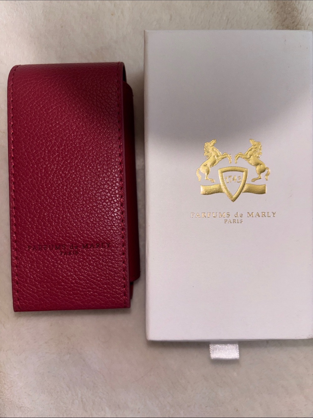 Parfum de Marley Pebble-Grain Red Leather  Case with Mirror